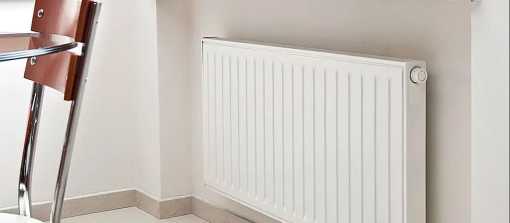 Jak podłączyć grzejnik z dolnym zasilaniem i uniknąć błędów montażu