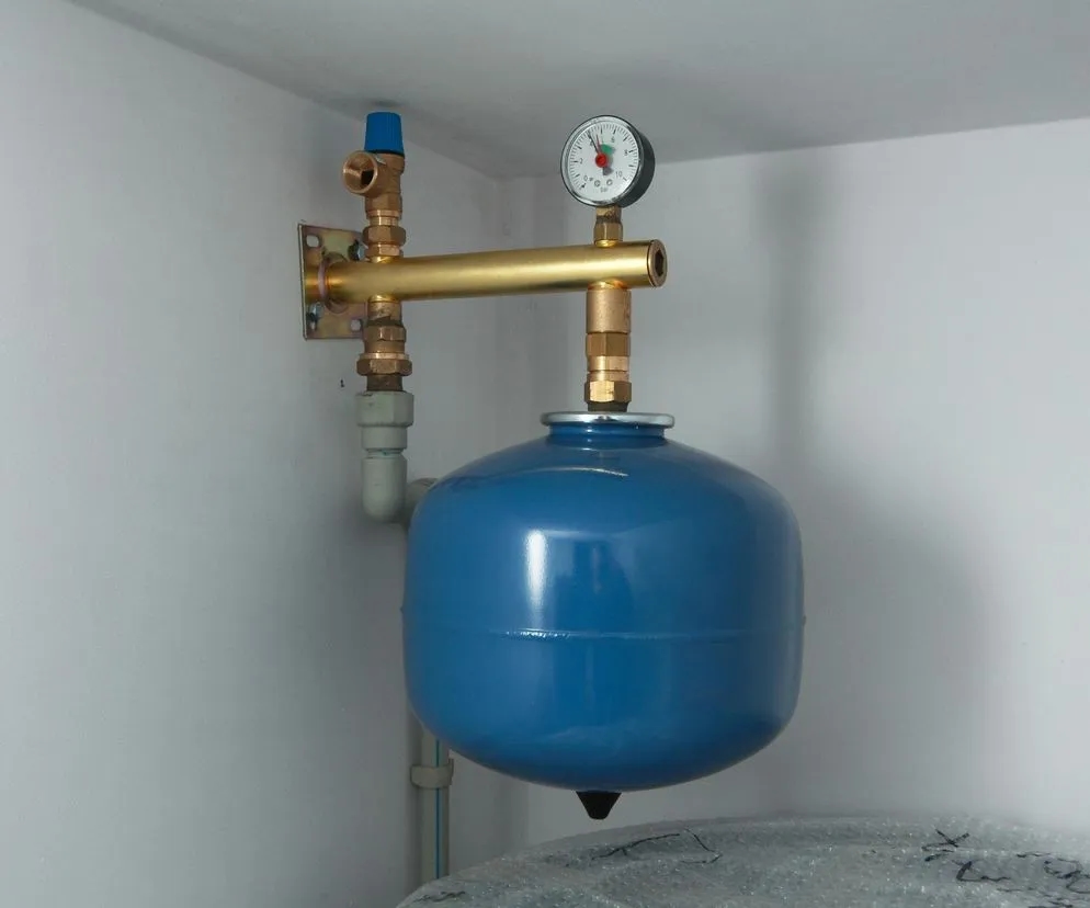 Jakie naczynie przeponowe do bojlera 300l wybrać, aby uniknąć problemów?