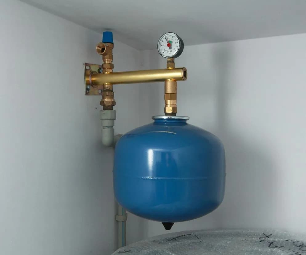 Jakie naczynie przeponowe do bojlera 300l wybrać, aby uniknąć problemów?