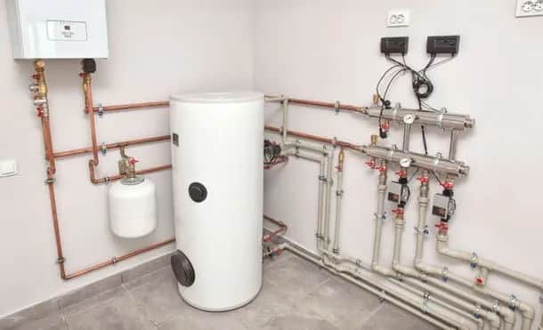 Jaki bojler wybrać: dwupłaszczowy czy z wężownicą? Porównaj zalety