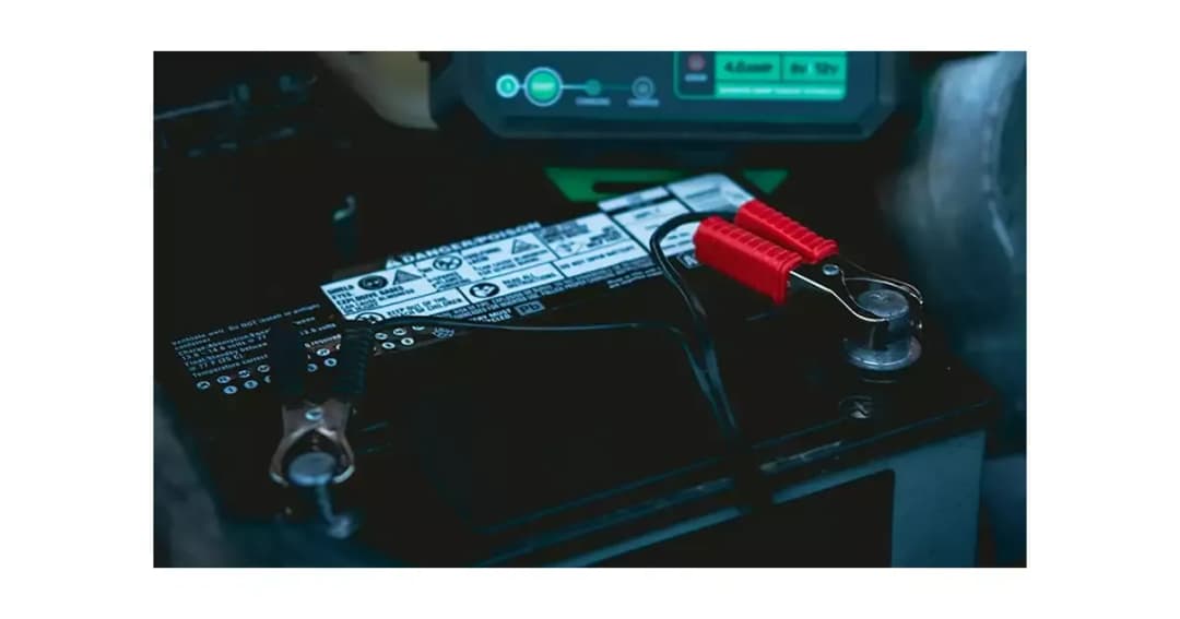 Jakim prądem ładować akumulator 100Ah, aby uniknąć uszkodzeń?