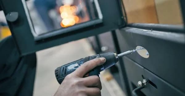 Jak podłączyć piec na pellet: uniknij najczęstszych błędów instalacyjnych